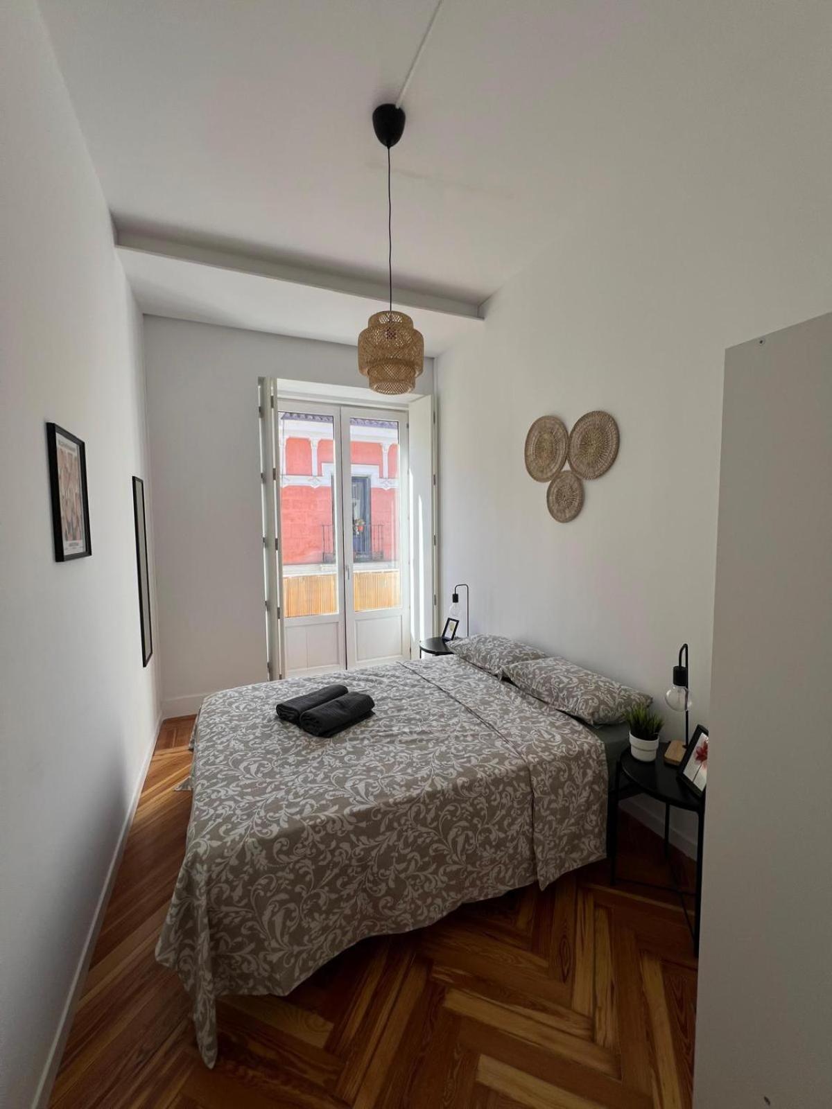 Private Rooms In Magdalena Street Madrid Kültér fotó