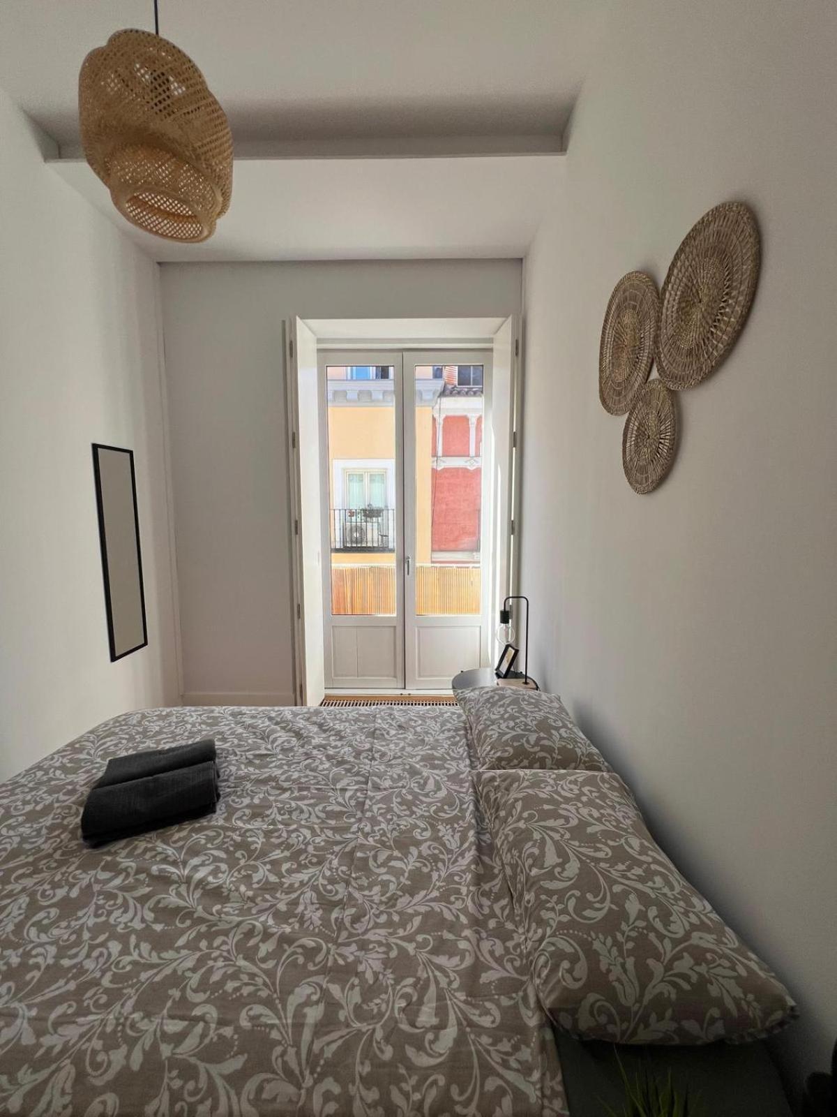 Private Rooms In Magdalena Street Madrid Kültér fotó
