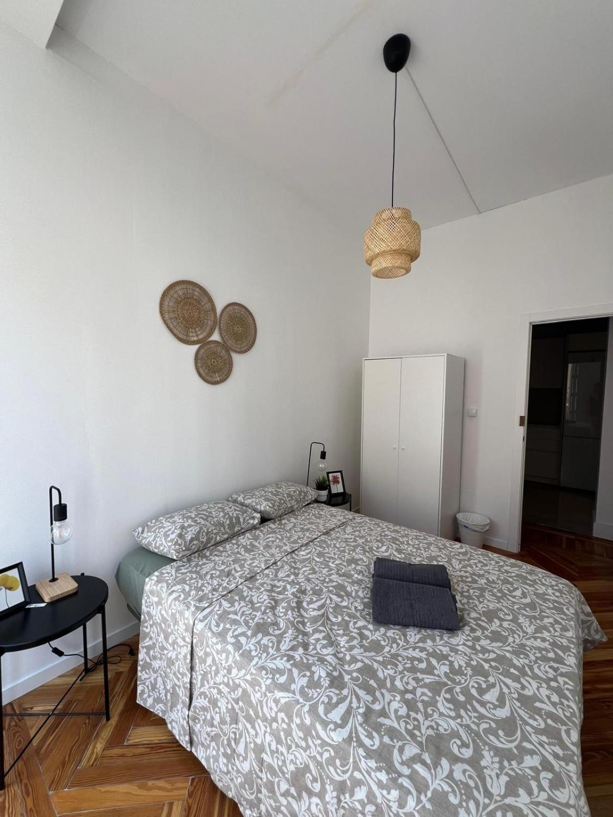 Private Rooms In Magdalena Street Madrid Kültér fotó